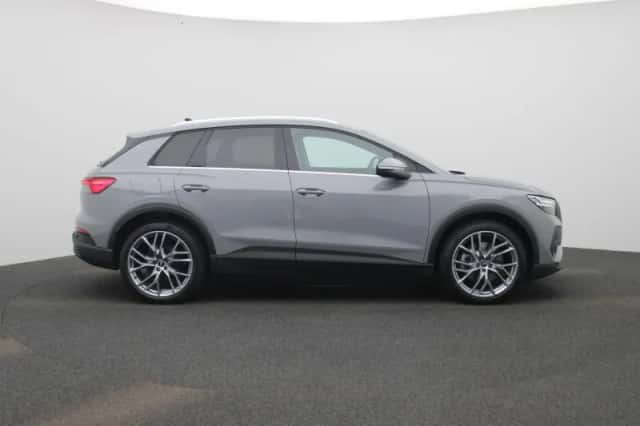 Audi Q4 e-tron (2025) thumbnail 6