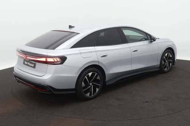Volkswagen ID.7 (2025) thumbnail 4