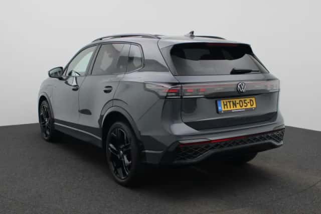 Volkswagen Tiguan (2025) thumbnail 2