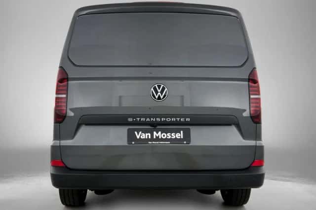 Volkswagen E-Transporter (2026) thumbnail 3