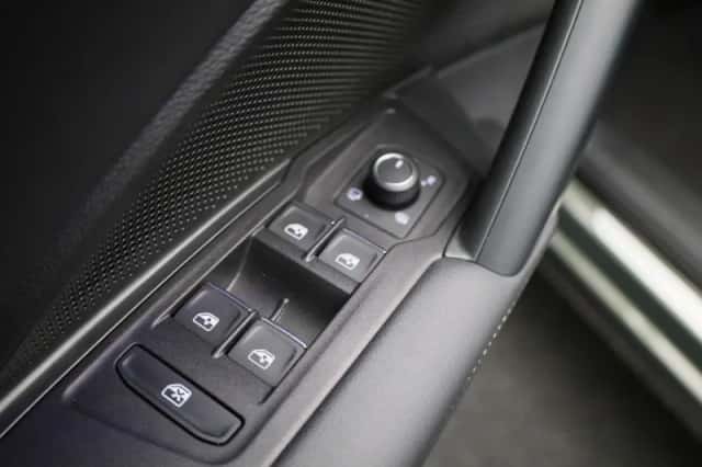 Volkswagen Tiguan (2025) thumbnail 41
