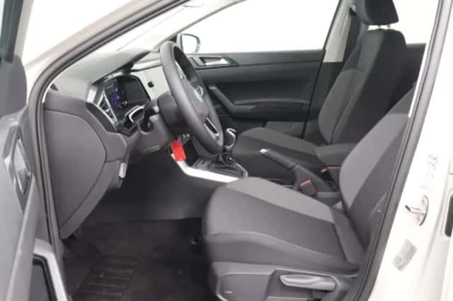 Volkswagen Polo (2024) thumbnail 6