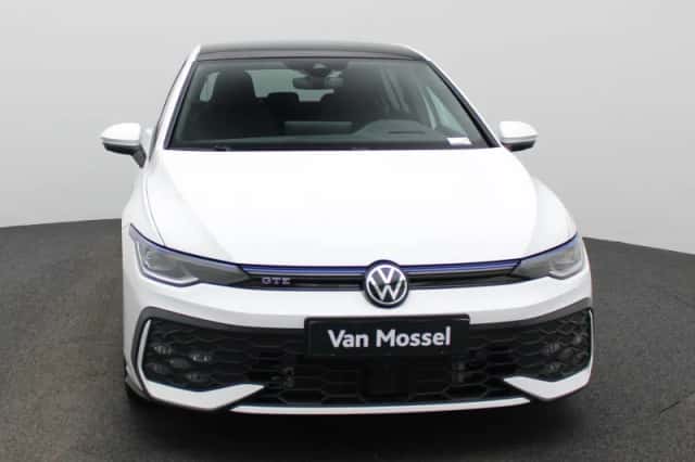 Volkswagen Golf (2025) thumbnail 3