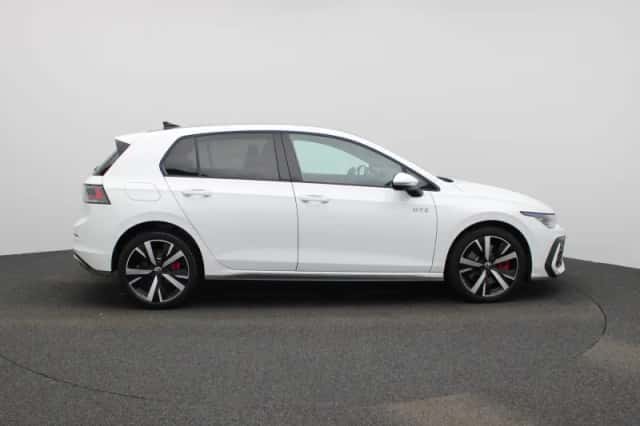 Volkswagen Golf (2025) thumbnail 6