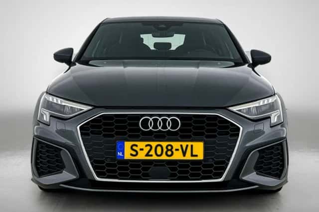 Audi A3 (2023) thumbnail 5
