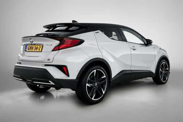 Toyota C-HR (2021) thumbnail 4