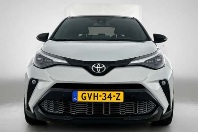 Toyota C-HR (2021) thumbnail 5