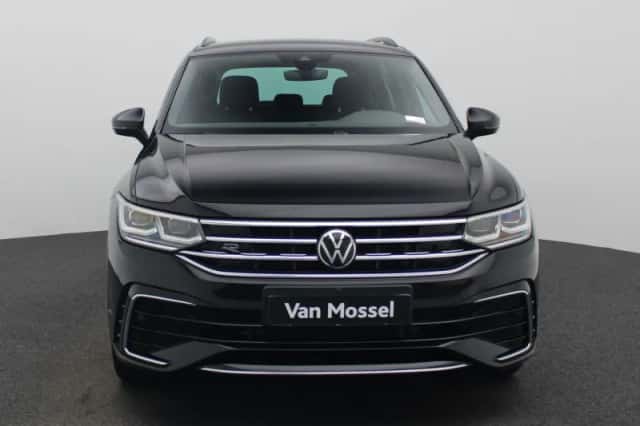 Volkswagen Tiguan (2022) thumbnail 3