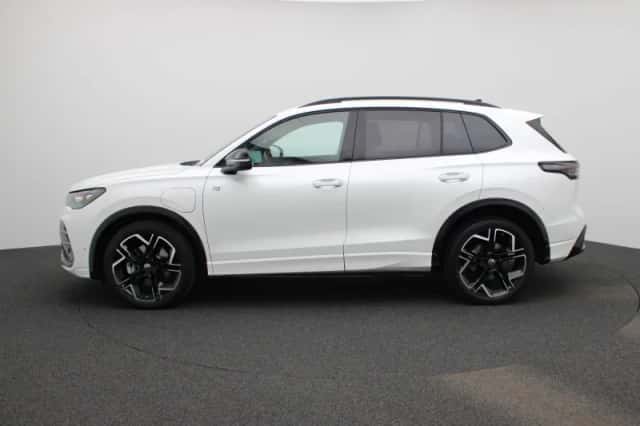 Volkswagen Tiguan (2025) thumbnail 4