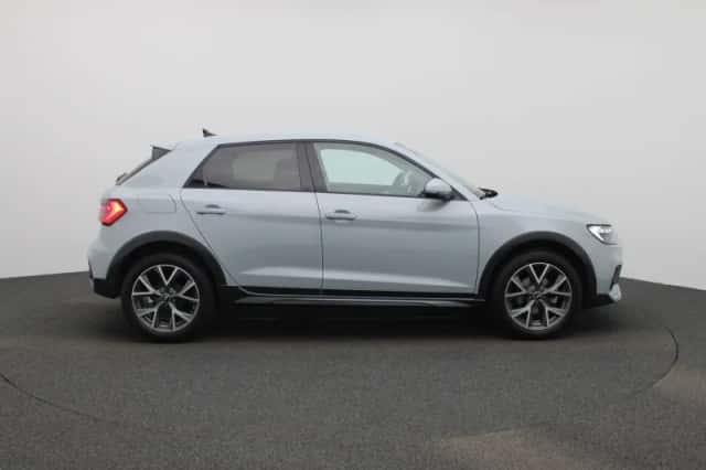 Audi A1 (2025) thumbnail 6
