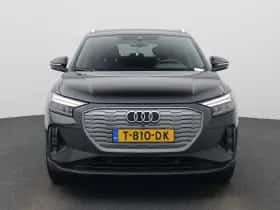Audi Q4 e-tron (2023) thumbnail 2