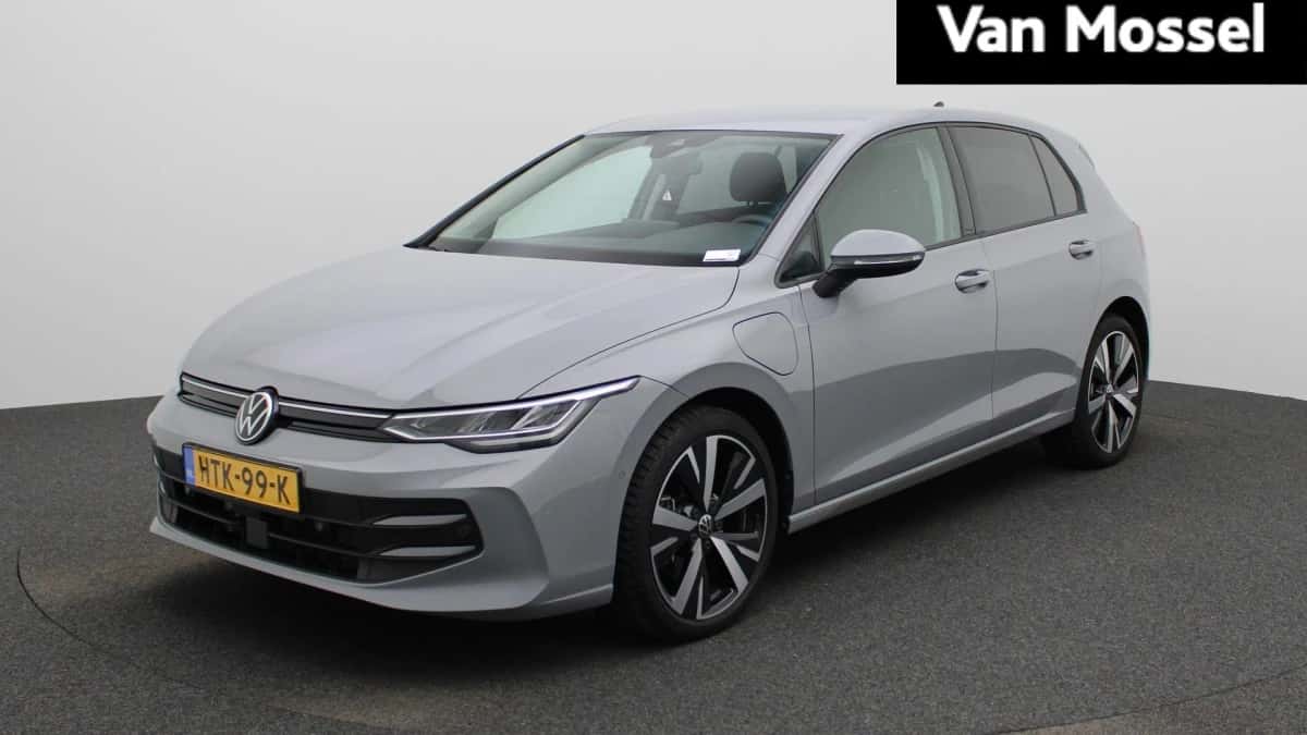 Volkswagen Golf (2025) — foto 1