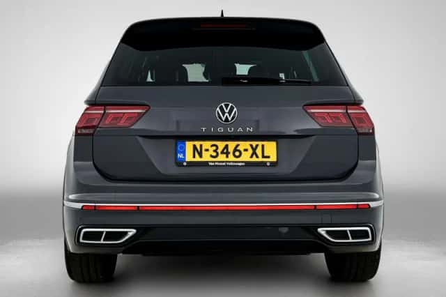 Volkswagen Tiguan (2022) thumbnail 3