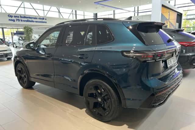 Volkswagen Tiguan (2025) thumbnail 2
