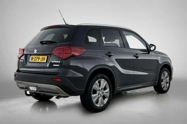 Suzuki Vitara (2021) thumbnail 4