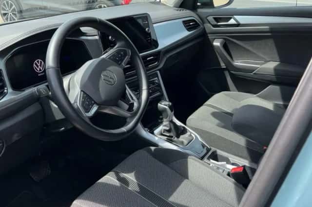 Volkswagen T-Roc (2024) thumbnail 4
