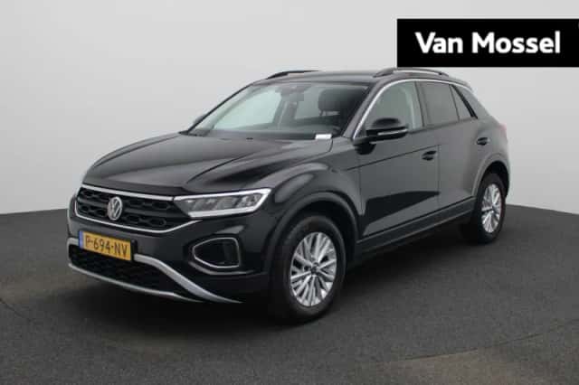 Volkswagen T-Roc (2022) thumbnail 1