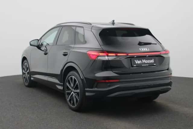 Audi Q4 e-tron (2023) thumbnail 2