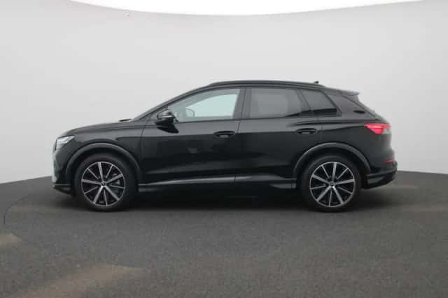 Audi Q4 e-tron (2023) thumbnail 4