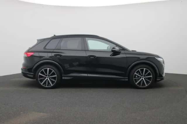 Audi Q4 e-tron (2023) thumbnail 6