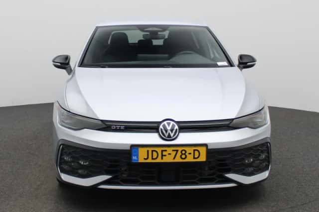 Volkswagen Golf (2025) thumbnail 3