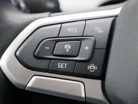 Volkswagen Golf (2023) thumbnail 24
