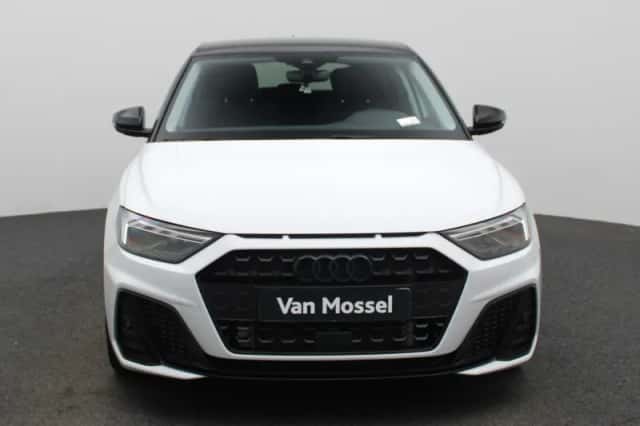 Audi A1 (2025) thumbnail 3