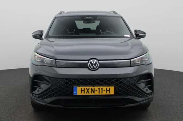 Volkswagen Tiguan (2025) thumbnail 3