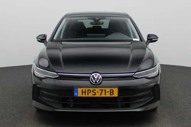 Volkswagen Golf (2025) thumbnail 3