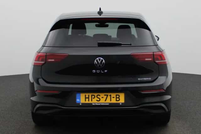 Volkswagen Golf (2025) thumbnail 5