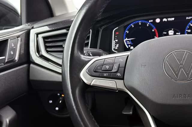 Volkswagen Polo (2022) thumbnail 6