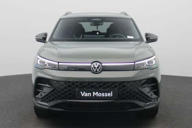 Volkswagen Tiguan (2025) thumbnail 3