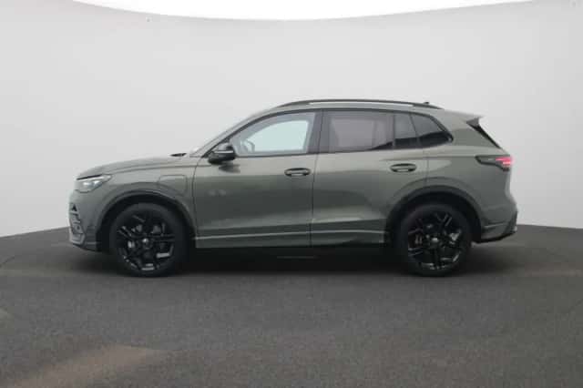 Volkswagen Tiguan (2025) thumbnail 4