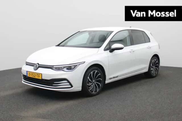 Volkswagen Golf (2024) thumbnail 1