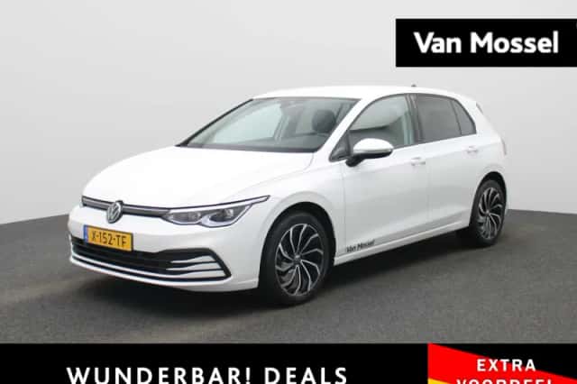 Volkswagen Golf (2024) thumbnail 1