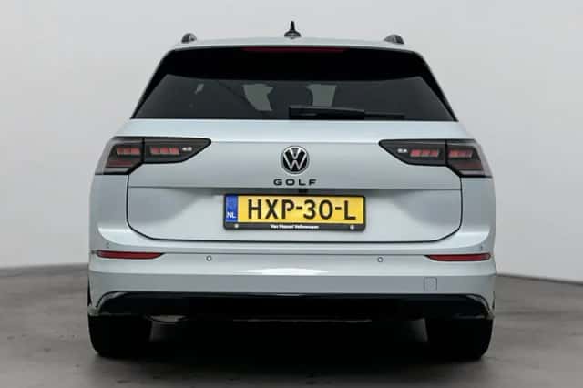 Volkswagen Golf (2025) thumbnail 3