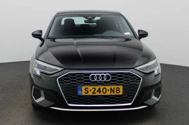 Audi A3 (2023) thumbnail 3