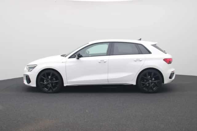 Audi A3 (2024) thumbnail 4
