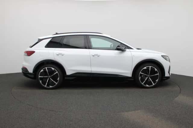 Audi Q4 e-tron (2025) thumbnail 6