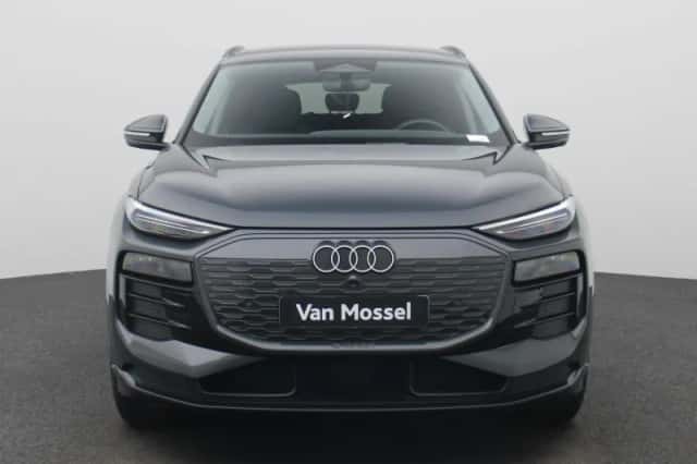 Audi Q6 e-tron (2025) thumbnail 3
