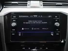 Volkswagen Passat (2022) thumbnail 23