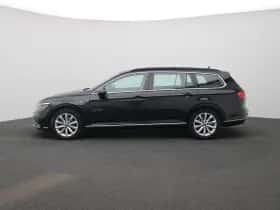 Volkswagen Passat (2022) thumbnail 4