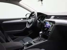 Volkswagen Passat (2022) thumbnail 35