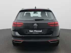 Volkswagen Passat (2022) thumbnail 5