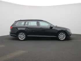 Volkswagen Passat (2022) thumbnail 6