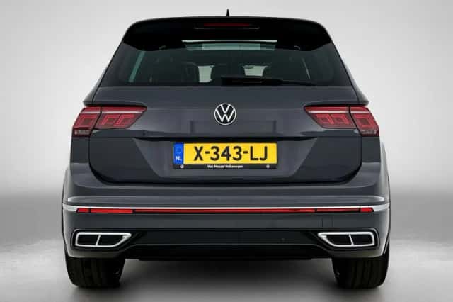 Volkswagen Tiguan (2024) thumbnail 3