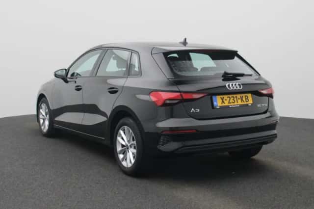 Audi A3 (2023) thumbnail 2