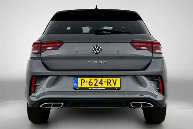 Volkswagen T-Roc (2022) thumbnail 3