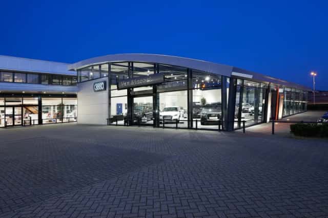 Volkswagen T-Roc (2022) thumbnail 4