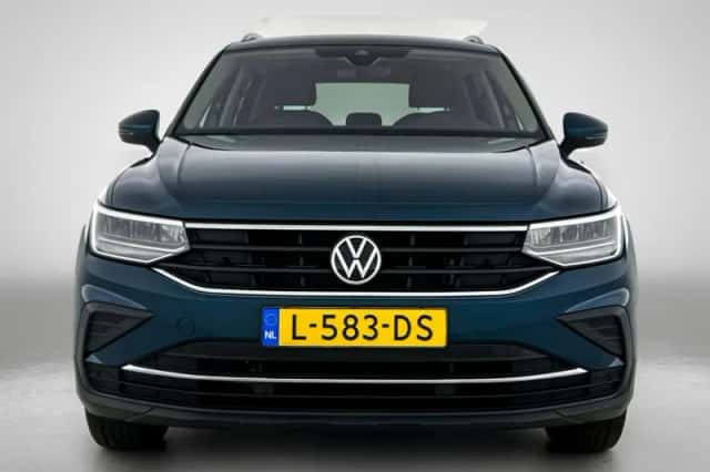 Volkswagen Tiguan (2021) thumbnail 5
